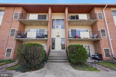 2301 Olson St unit 301-B, Temple Hills, MD 20748 - photo 2