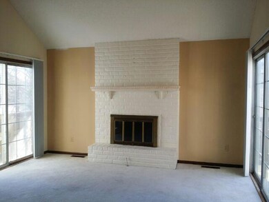 10168 Edelweiss Cir, Shawnee, KS 66203 - photo 5