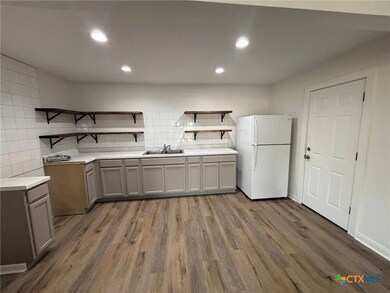 2111 E Red River St, Victoria, TX 77901 - photo 3