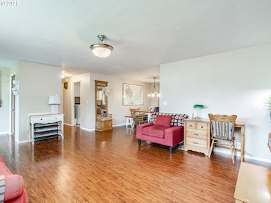 914 NE 26th St, McMinnville, OR 97128 - photo 6