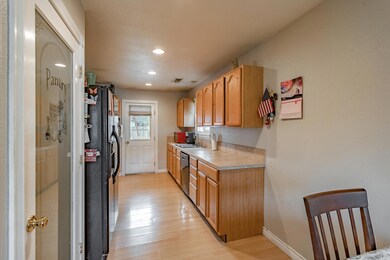 2331 Belladonna St, Redding, CA 96002 - photo 6