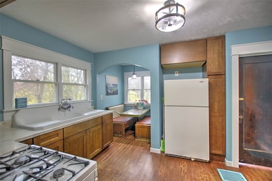 561 N Glendale Ave, Decatur, IL 62521 - photo 7