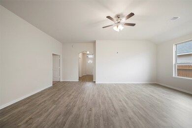 1023 Brahma Cir, East Bernard, TX 77435 - photo 4