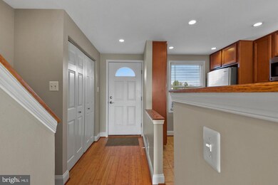 11818 Ashbrook Ct, Germantown, MD 20876 - photo 4