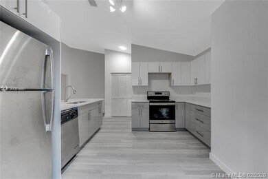 1171 SW 110th Ln, Davie, FL 33324 - photo 7