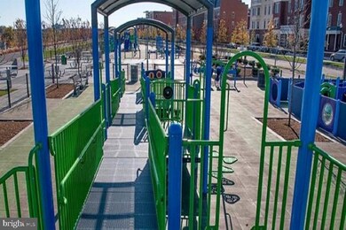 926 Slaters Ln, Alexandria, VA 22314 - photo 4