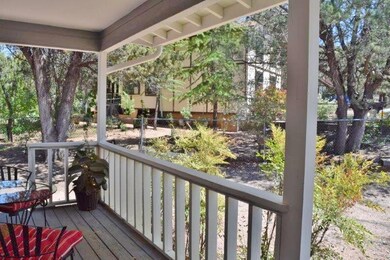 Front Covered Porch (2)