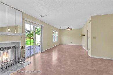 07-LIVING ROOM