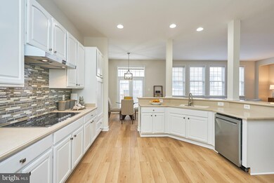 4532 Hummingbird Ln, Fairfax, VA 22033 - photo 4