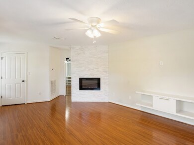 1253 Du Barry Ln, Houston, TX 77018 - photo 6