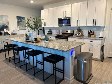 10127 Helios Heights, Converse, TX 78109 - photo 4