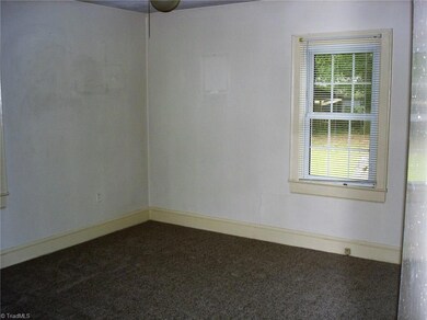 1018 Lee St, Asheboro, NC 27203 - photo 4