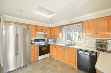 7 Fir Cir, Rockland, MA 02370 - photo 3