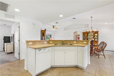 Kitchen w/ Long Island