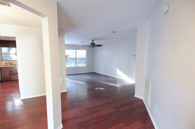 9919 Raymondville Rd, Houston, TX 77093 - photo 6