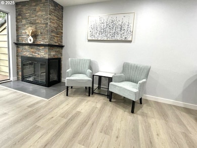 344 Cervantes Cir unit 2B, Lake Oswego, OR 97035 - photo 5