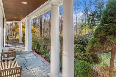 15 Huckleberry Ln Greenwich, CT (05 of 3
