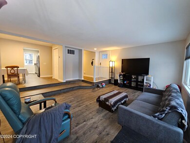 Living Room (2)