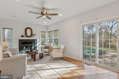 18807 Lindenhouse Rd, Gaithersburg, MD 20879 - photo 2