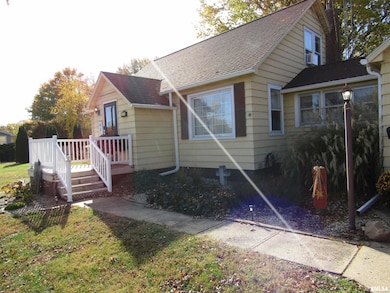 1320 N Broadway St, Lewistown, IL 61542 - photo 2