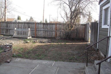 1449 SW Glacier Ave, Redmond, OR 97756 - photo 3