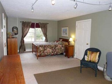 2 Wampanoag Dr, Franklin, MA 02038 - photo 5