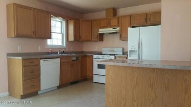 8567 Bumble Bee Way, Tobyhanna, PA 18466 - photo 5