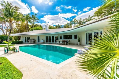 Tropical Pool & Patio