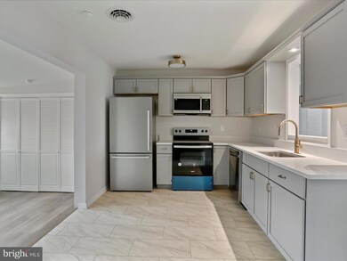 829 W 14th St, Front Royal, VA 22630 - photo 2