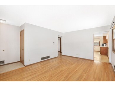300 Haskell Street East, West Saint Paul-05