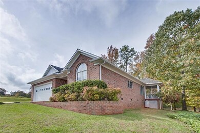 2624 High Meadow Dr, Asheboro, NC 27205 - photo 3