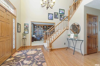 3910 Ridgewood Dr, Davenport, IA 52807 - photo 4