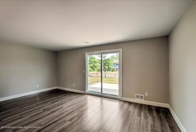 07-LIVING ROOM