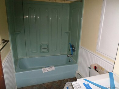 21 Vics Ct, Albany, NY 12205 - photo 5