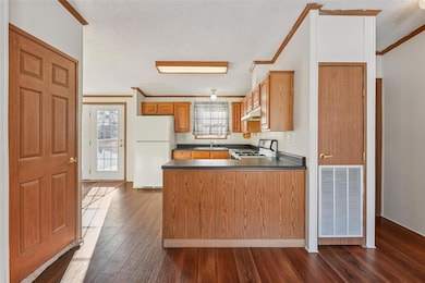 3027 Scott Ave, Des Moines, IA 50317 - photo 7