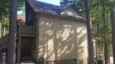 Highly desirable Upper Unit.
