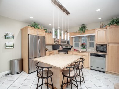 75 Walnut St unit 75, Everett, MA 02149 - photo 4