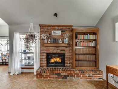 713 Gyrfalcon Dr, Norman, OK 73072 - photo 7