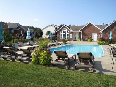 Pool / Clubhouse
