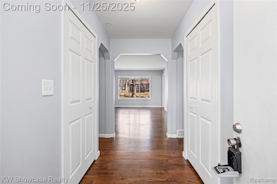 20530 Secluded Ln, Southfield, MI 48075 - photo 3