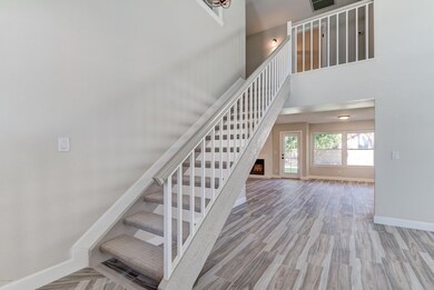2724 W Oak Grove Ln-9