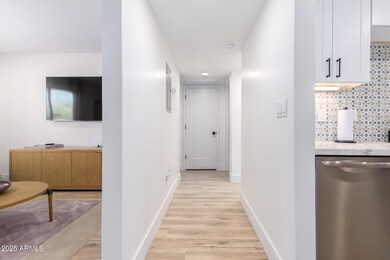 6631 E Cheery Lynn Rd unit 1, Scottsdale, AZ 85251 - photo 4