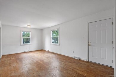 OVERHEAD LIGHTING IN ALL ROOMS !