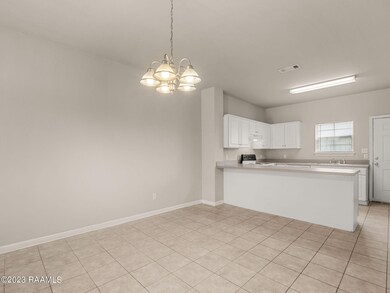 1711 Mignonette Ln unit 12-B, Lake Charles, LA 70605 - photo 2