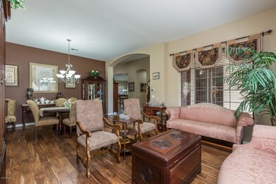 6) FORMAL LIVING_DINING
