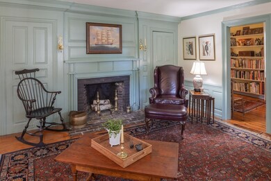 7 Nicholson St, Marblehead, MA 01945 - photo 5