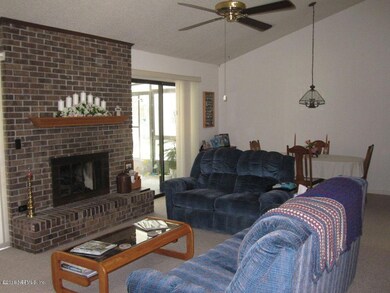 7061 Holiday Hill Ct, Jacksonville, FL 32216 - photo 5