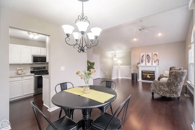 1895 Flagstone Cir unit 132, Rochester, MI 48307 - photo 7