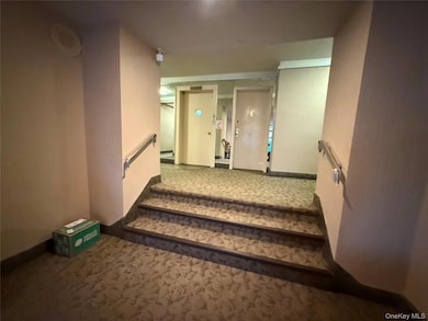 530 Dubois Ave unit 7C, Valley Stream, NY 11581 - photo 5