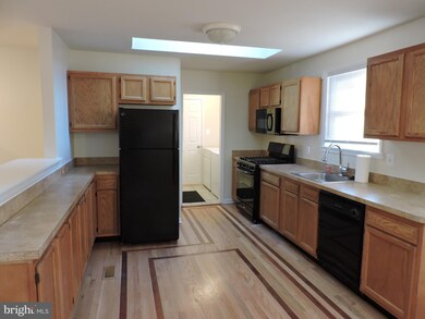 7905 Shirley Ct, Clinton, MD 20735 - photo 2